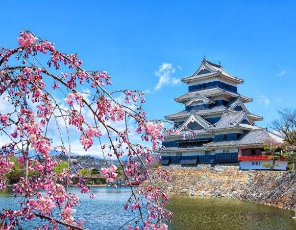Khám phá nét kiến trúc cổ xưa tại 15 Lâu đài nổi tiếng nhất Nhật Bản