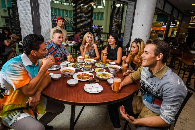 Cà phê có mặt trong nhiều không gian và thời gian ở Malaysia.