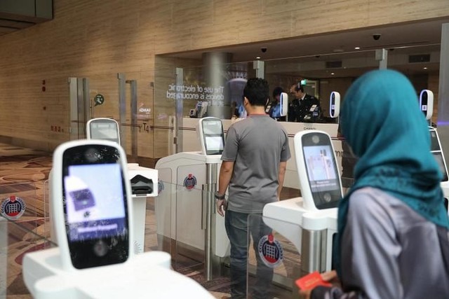 Người Singapore nhập cảnh vào đất nước ở sân bay Changi theo chương trình không cần hộ chiếu