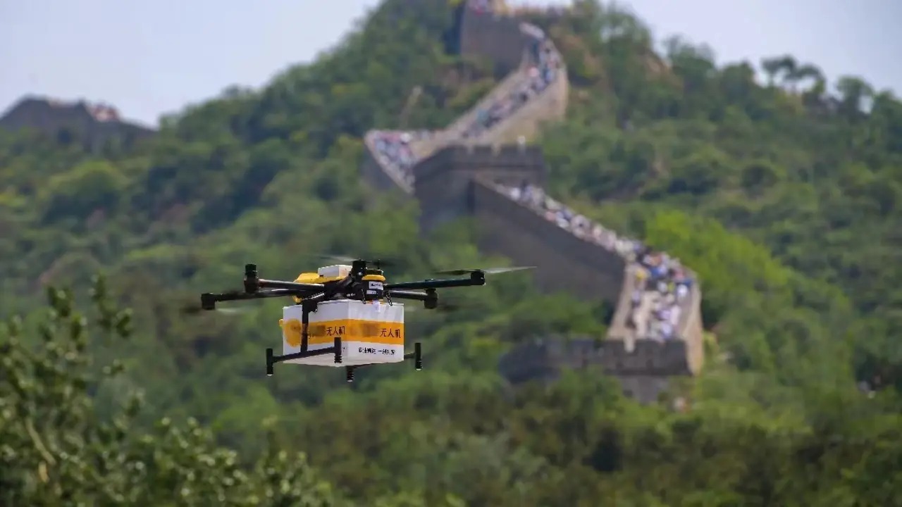 Vạn Lý Trường Thành bước vào kỷ nguyên mới khi giao hàng bằng drone