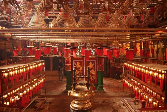 Miếu Man Mo (Man Mo Temple)