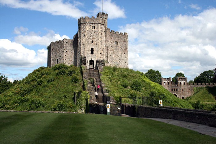 Lâu đài đá Cardiff ở thành phố Cardiff Anh.