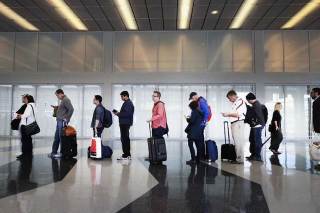 Phương tiện di chuyển tiện lợi khám phá Hồng Kông
