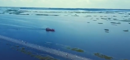 Khách trải nghiệm đường ngập nước ở Giang Tây.
