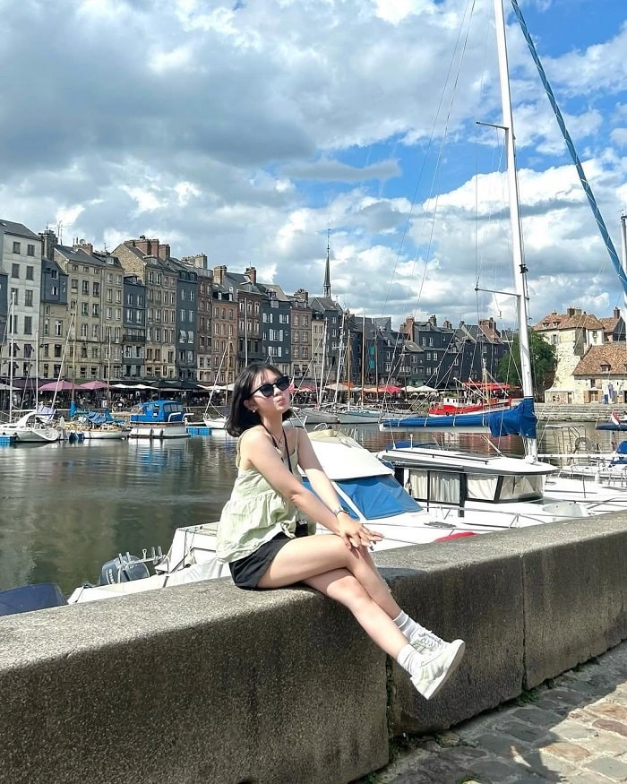 Việc di chuyển đến thị trấn không quá khó khăn.
