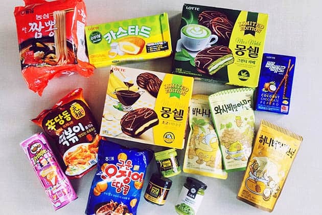 Bánh kẹo đóng gói : Bánh quy, socola, hoặc snack.